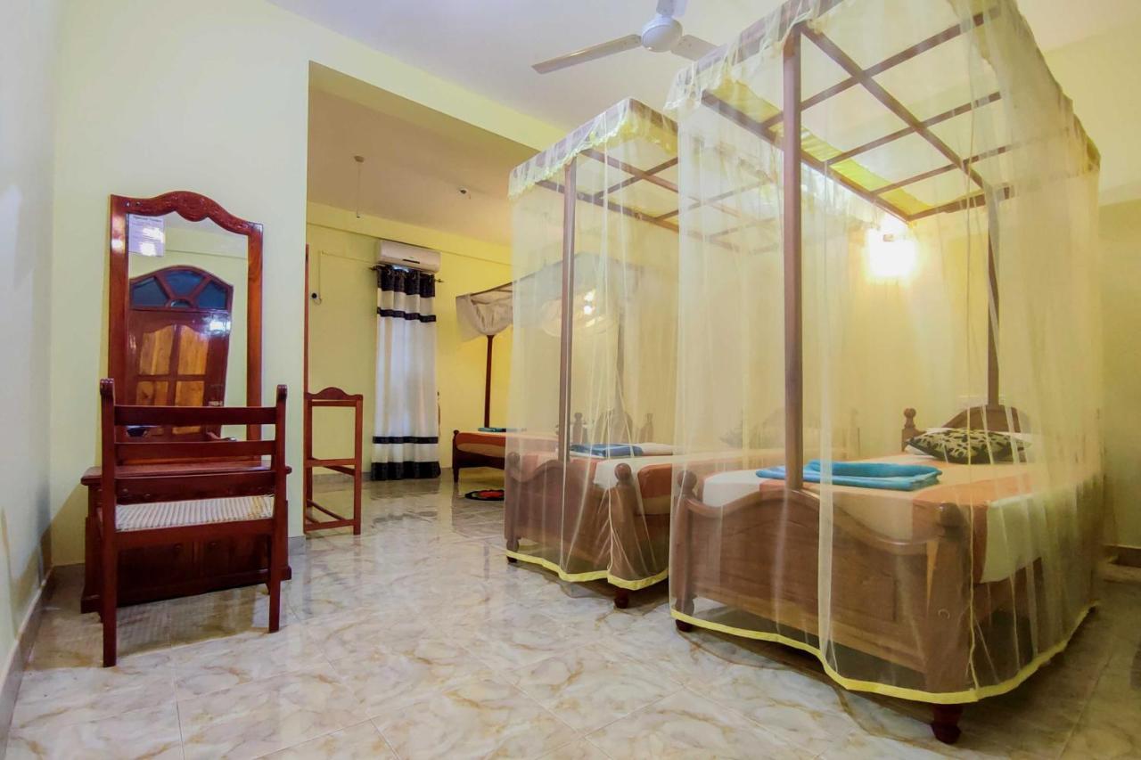 Julia Safari Inn Tissamaharama Zewnętrze zdjęcie